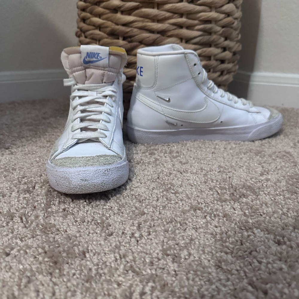 Nike Bolt